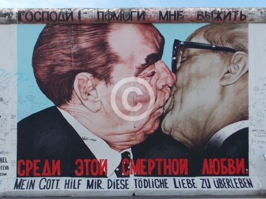 Honecker und Breschnew Gemälde Berliner Mauer